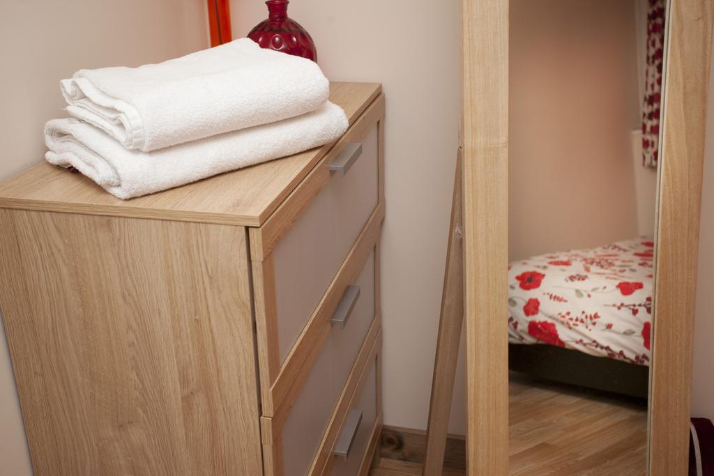 Foresters Inn Apartment - City Centre By Victoria Centre Shopping Centre - Your Own 5 Double Bedrooms Private Apartment With 3 Bathrooms And Full Kitchen To Cook As You Would At Home - Outdoor Parking For Cars Or Vans At Five Pounds A Day Nottingham Exteriör bild