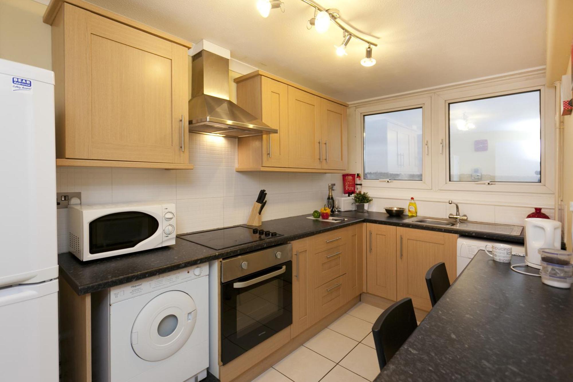 Foresters Inn Apartment - City Centre By Victoria Centre Shopping Centre - Your Own 5 Double Bedrooms Private Apartment With 3 Bathrooms And Full Kitchen To Cook As You Would At Home - Outdoor Parking For Cars Or Vans At Five Pounds A Day Nottingham Rum bild