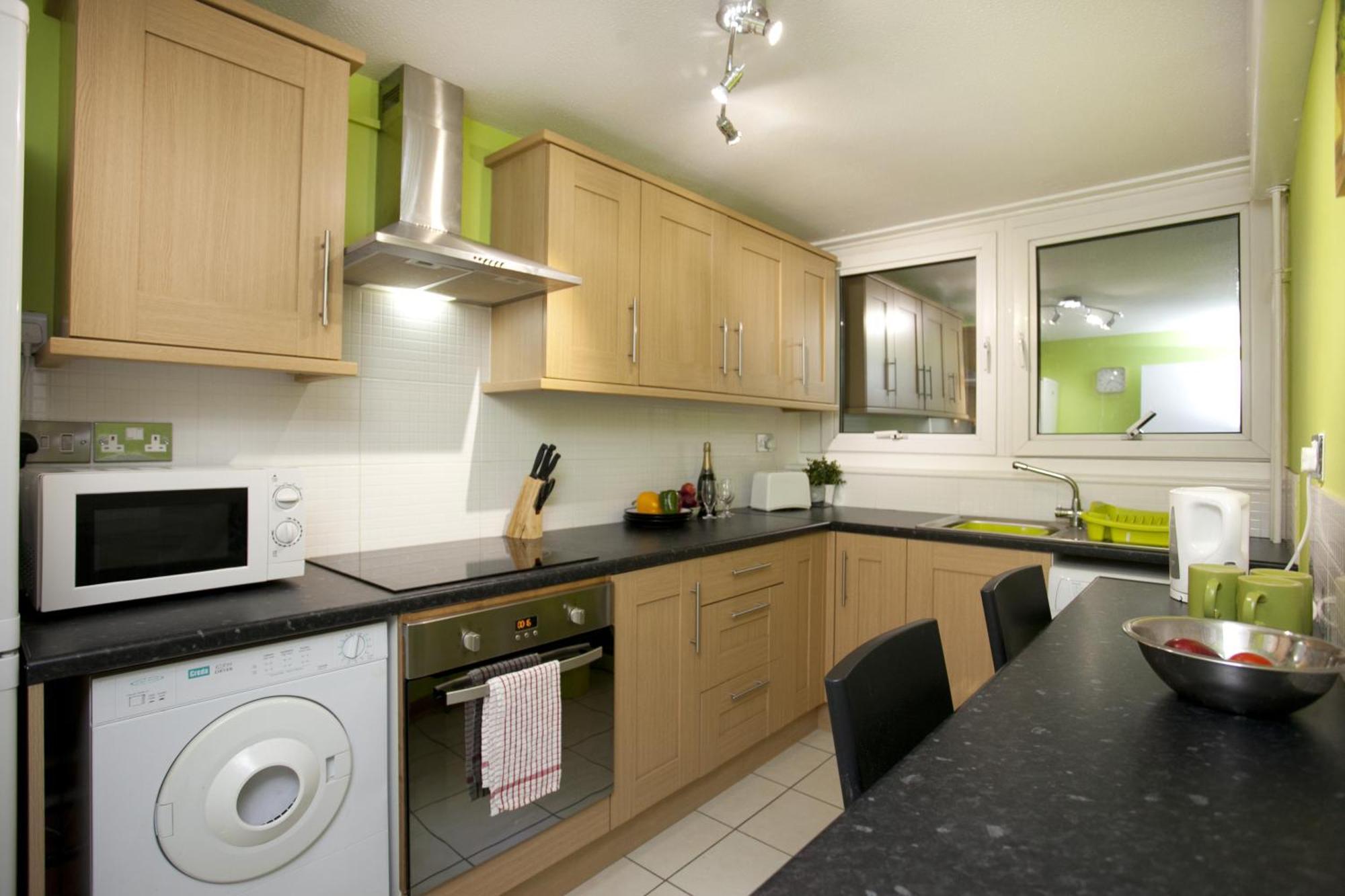 Foresters Inn Apartment - City Centre By Victoria Centre Shopping Centre - Your Own 5 Double Bedrooms Private Apartment With 3 Bathrooms And Full Kitchen To Cook As You Would At Home - Outdoor Parking For Cars Or Vans At Five Pounds A Day Nottingham Rum bild