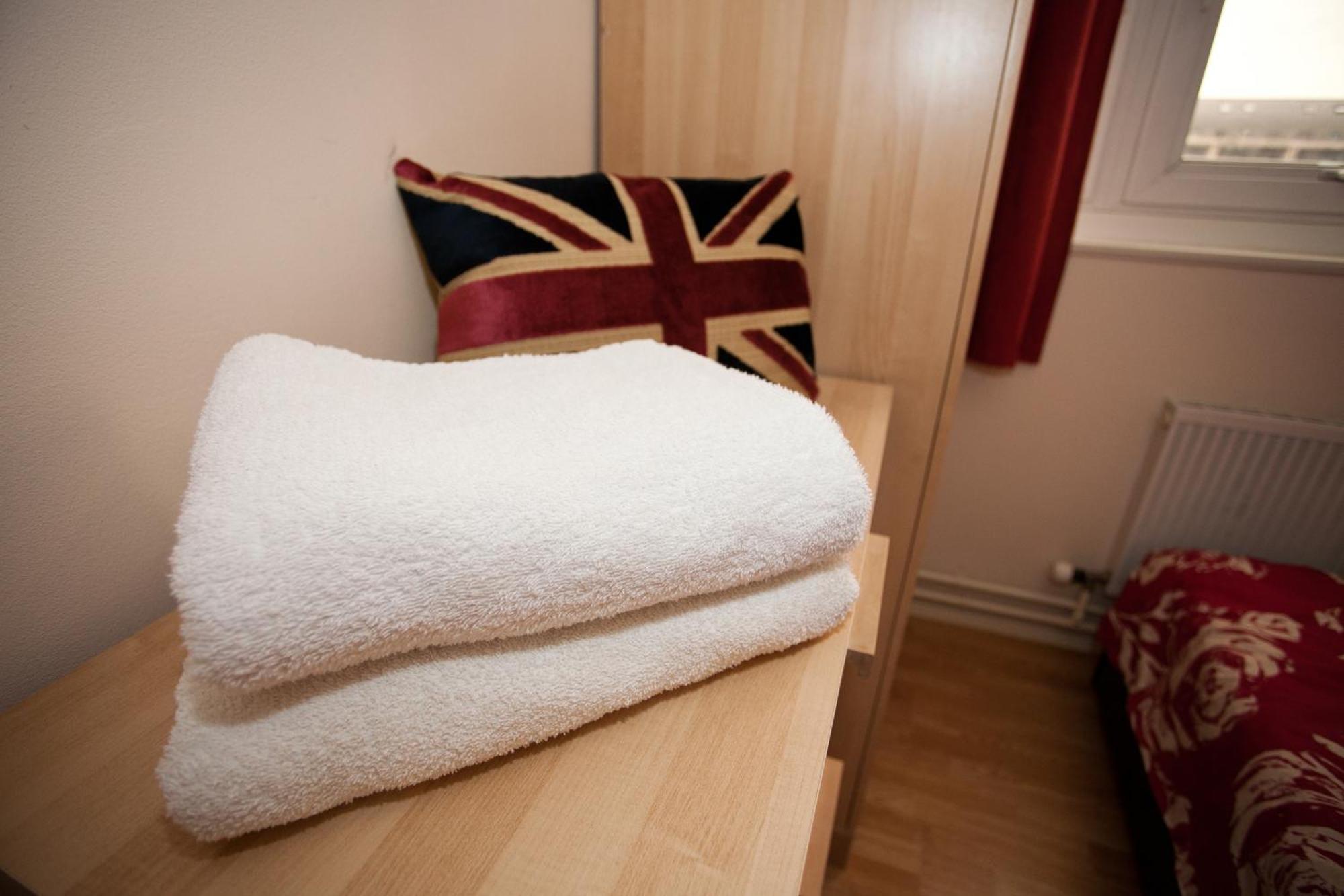 Foresters Inn Apartment - City Centre By Victoria Centre Shopping Centre - Your Own 5 Double Bedrooms Private Apartment With 3 Bathrooms And Full Kitchen To Cook As You Would At Home - Outdoor Parking For Cars Or Vans At Five Pounds A Day Nottingham Rum bild