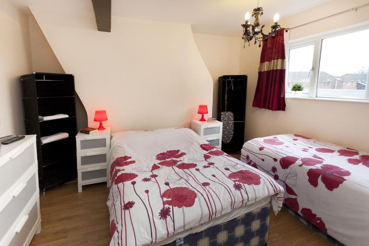 Foresters Inn Apartment - City Centre By Victoria Centre Shopping Centre - Your Own 5 Double Bedrooms Private Apartment With 3 Bathrooms And Full Kitchen To Cook As You Would At Home - Outdoor Parking For Cars Or Vans At Five Pounds A Day Nottingham Rum bild