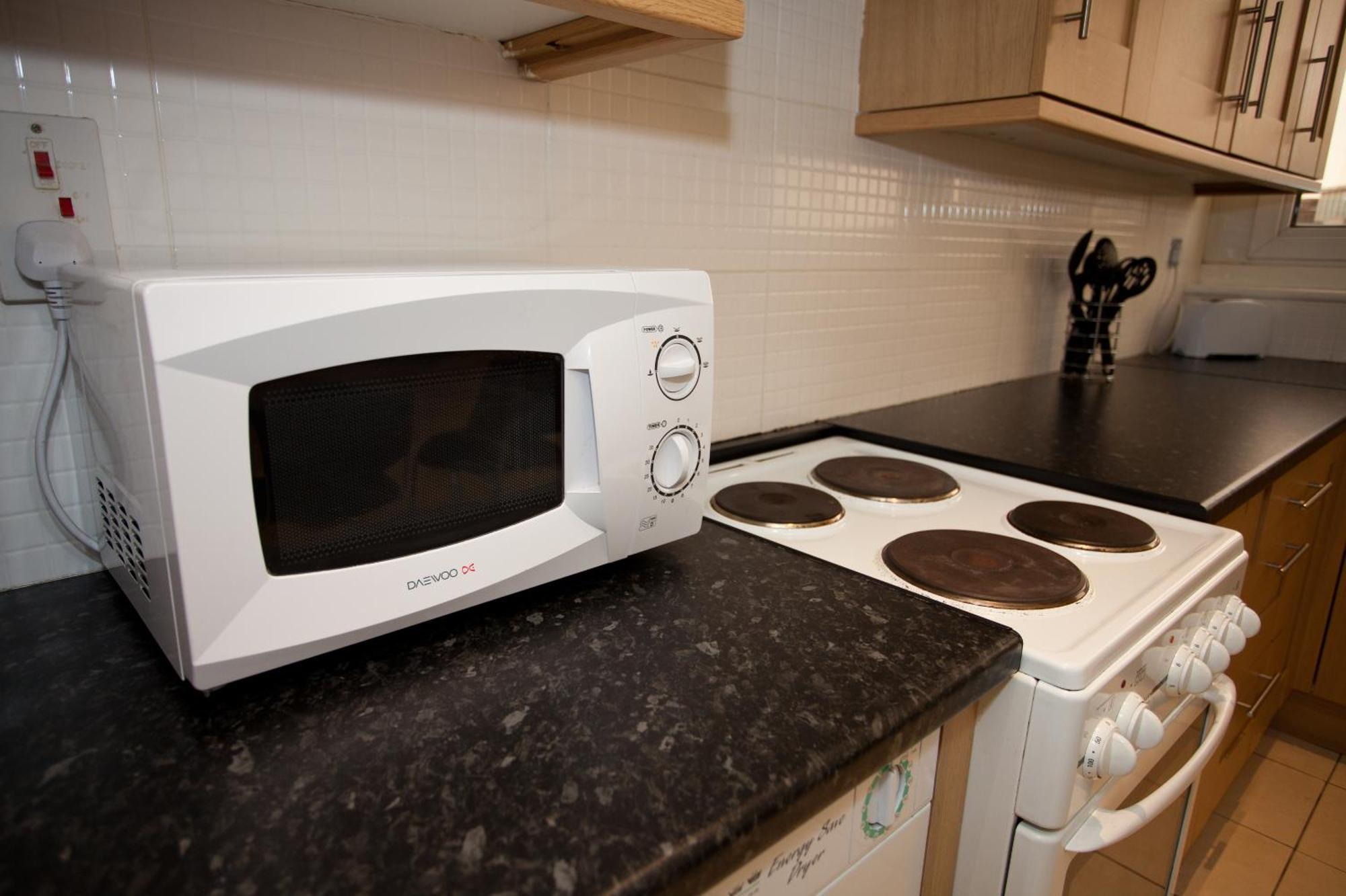 Foresters Inn Apartment - City Centre By Victoria Centre Shopping Centre - Your Own 5 Double Bedrooms Private Apartment With 3 Bathrooms And Full Kitchen To Cook As You Would At Home - Outdoor Parking For Cars Or Vans At Five Pounds A Day Nottingham Rum bild