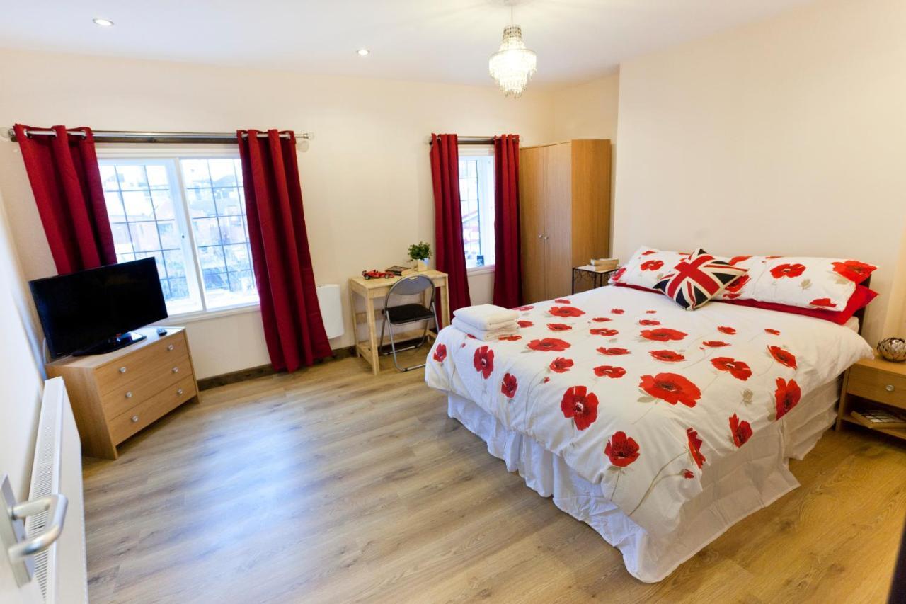 Foresters Inn Apartment - City Centre By Victoria Centre Shopping Centre - Your Own 5 Double Bedrooms Private Apartment With 3 Bathrooms And Full Kitchen To Cook As You Would At Home - Outdoor Parking For Cars Or Vans At Five Pounds A Day Nottingham Exteriör bild